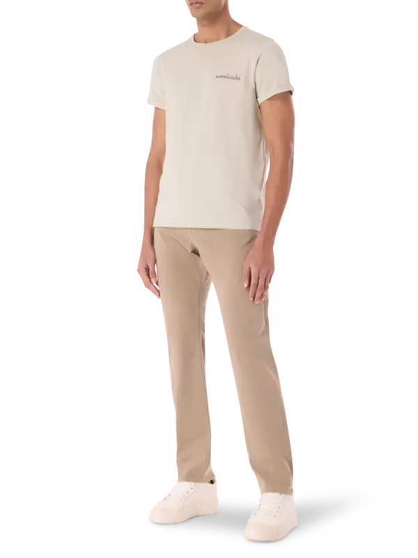 تيشرت مزين بطبعة "Overeducated"