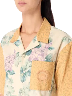 قميص بولينج من الكتان المعاد تدويره بنقشة زهور