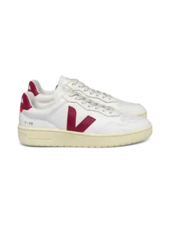 حذاء رياضي V90