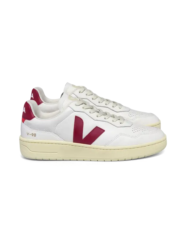 حذاء رياضي V90