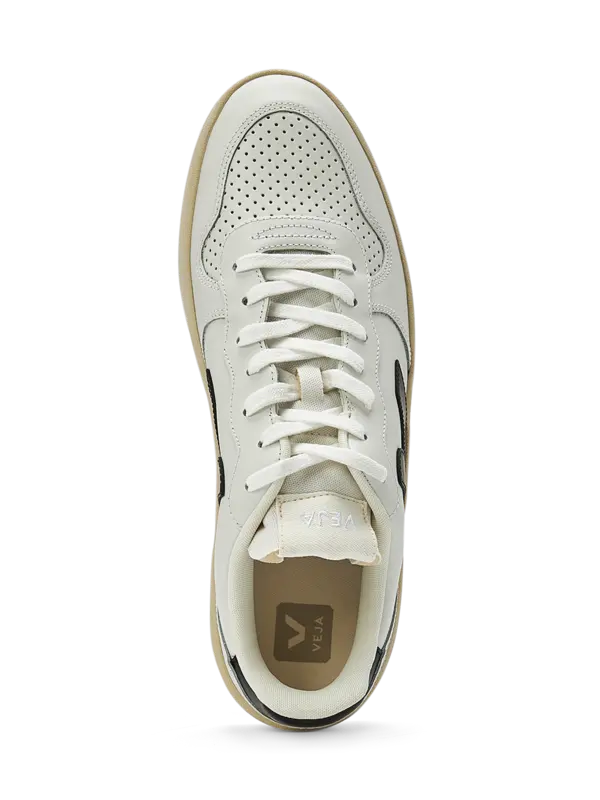 /original/VI0220738B_VEJA_ExtWhi Bla_4.png_convert-600x800