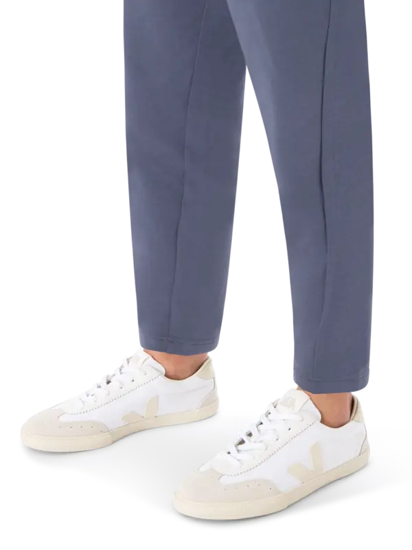 حذاء رياضي فولي