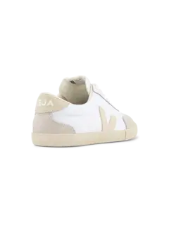 حذاء رياضي فولي