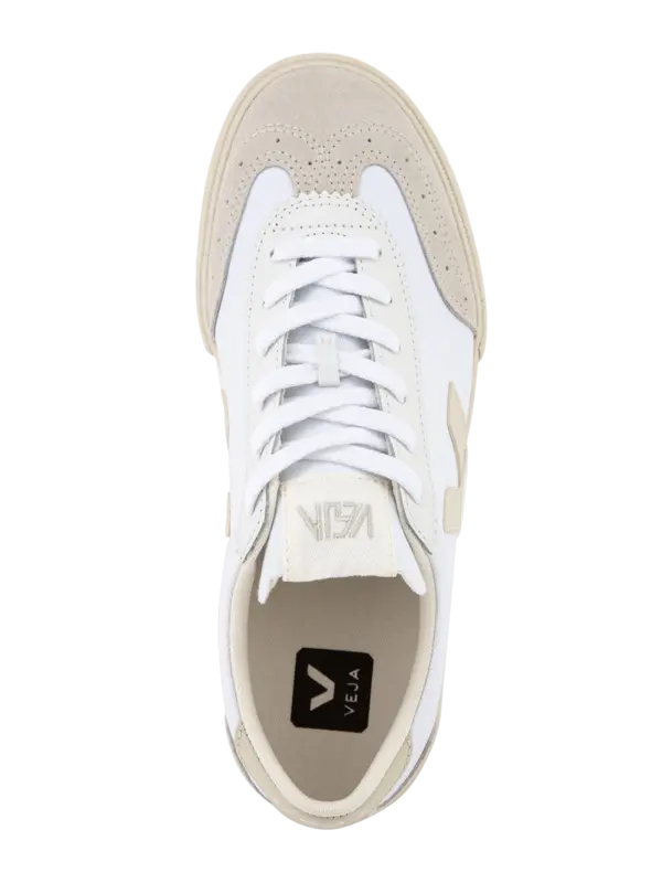 حذاء رياضي فولي