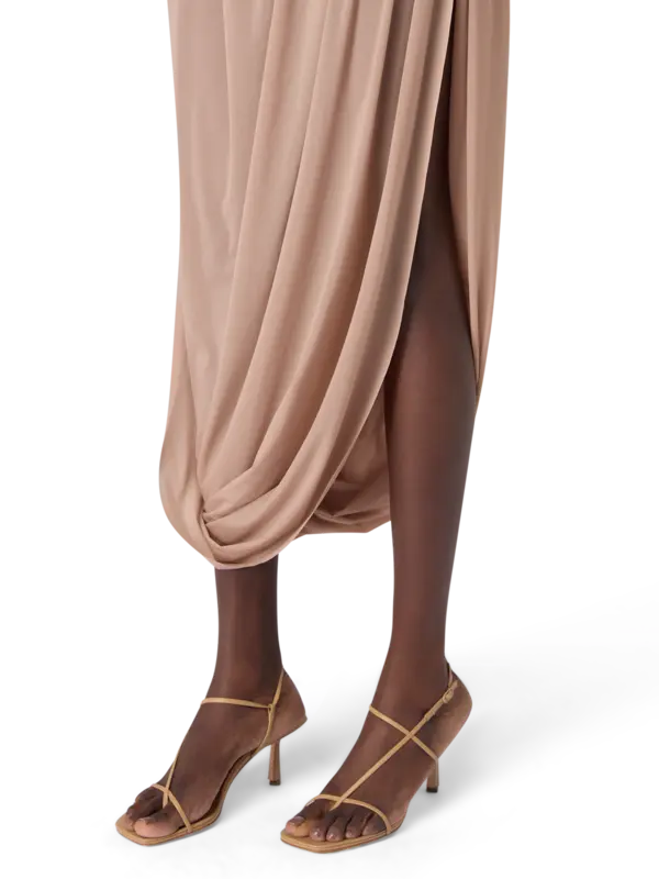 /original/VT142_MACO_Chai_5.png_convert-600x800