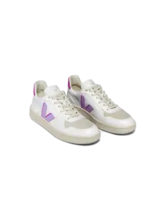 حذاء رياضي V10