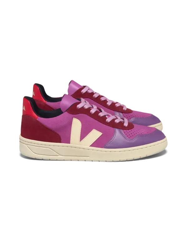 حذاء رياضي V10