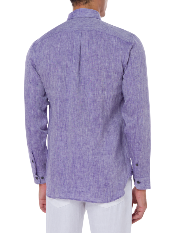 قميص من الكتان بقصة عادية وأكمام طويلة