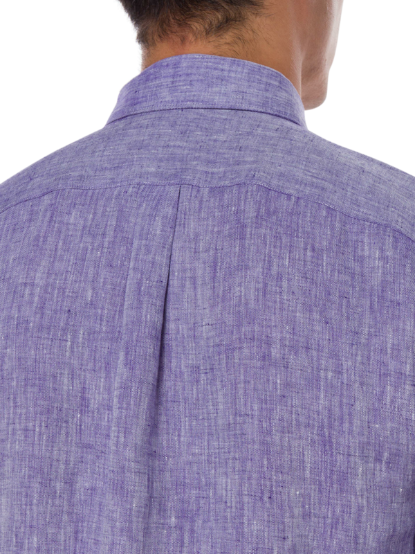 قميص من الكتان بقصة عادية وأكمام طويلة