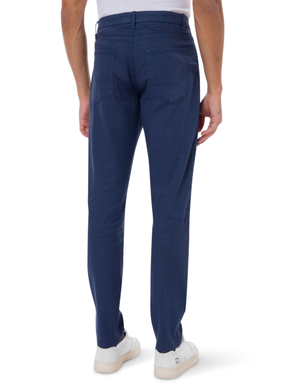 بنطلون بقصة ضيقة و5 جيوب