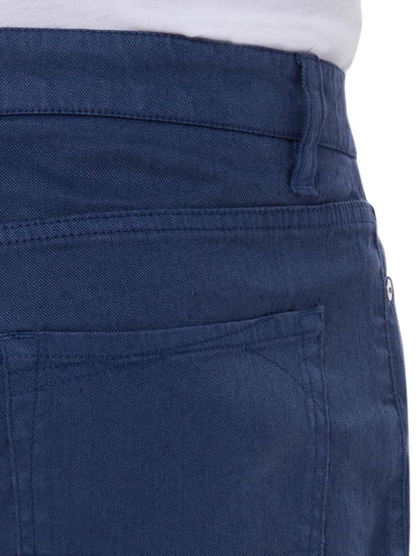 بنطلون بقصة ضيقة و5 جيوب