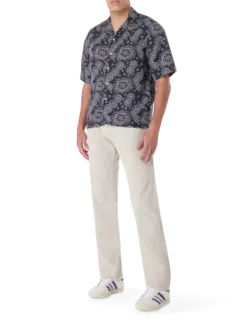 قميص بتصميم نقاط متعددة إرين