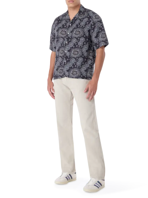 قميص بتصميم نقاط متعددة إرين