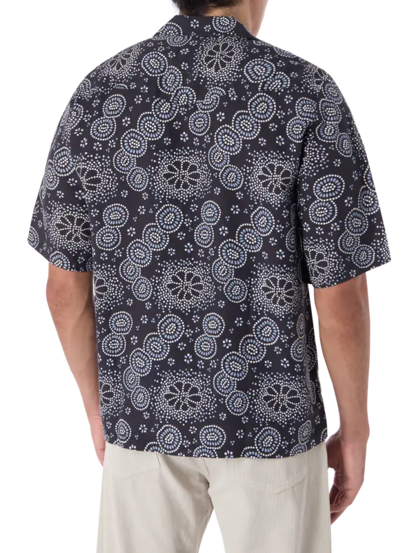 قميص بتصميم نقاط متعددة إرين