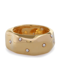 Elegant gold tone ring