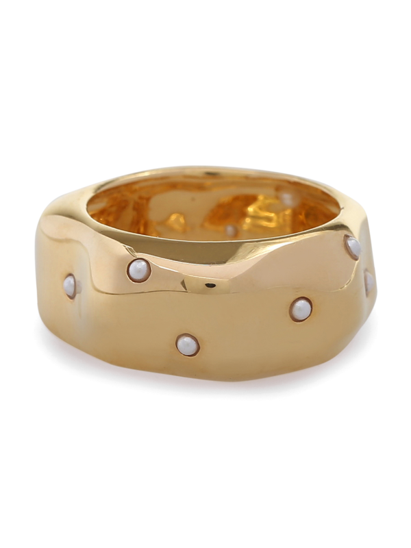 Elegant gold tone ring