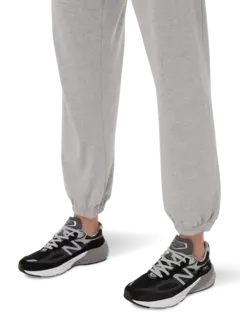 سنيكرز 990 برقبة منخفضة