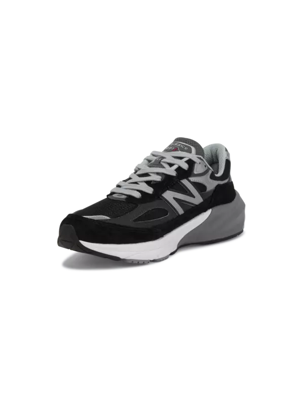 سنيكرز 990 برقبة منخفضة