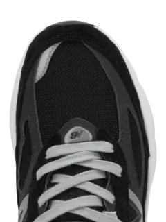 سنيكرز 990 برقبة منخفضة