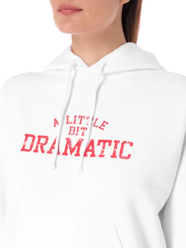 هودي بقصة ضيقة مزين بطبعة عبارة "A Little Bit Dramatic"