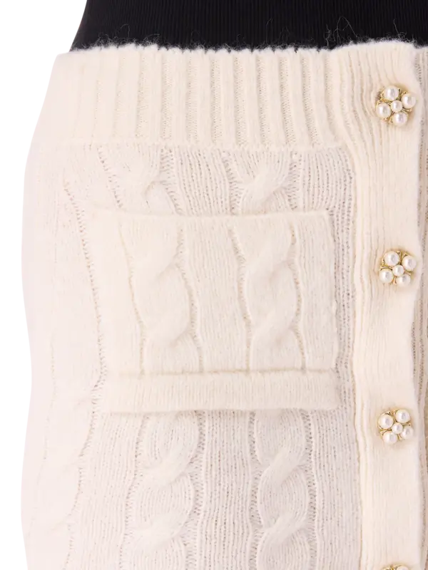 تنورة كارديجان قصيرة بحواف ممزقة