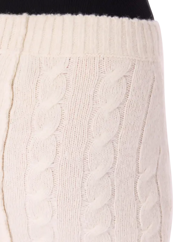 تنورة كارديجان قصيرة بحواف ممزقة