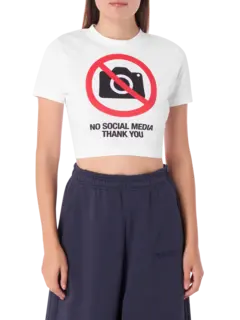 تيشرت بقصة ضيقة مزين بطبعة عبارة "No Social Media"