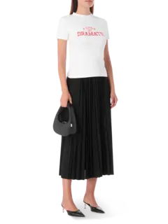 تيشرت بقصة ضيقة مزين بطبعة عبارة "A Little Bit Dramatic"