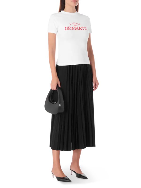 تيشرت بقصة ضيقة مزين بطبعة عبارة "A Little Bit Dramatic"