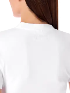 تيشرت بقصة ضيقة مزين بطبعة عبارة "A Little Bit Dramatic"