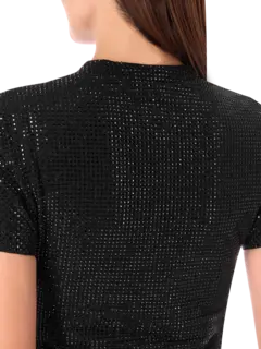 تيشرت بقصة ضيقة مزين بالكريستال الداكن