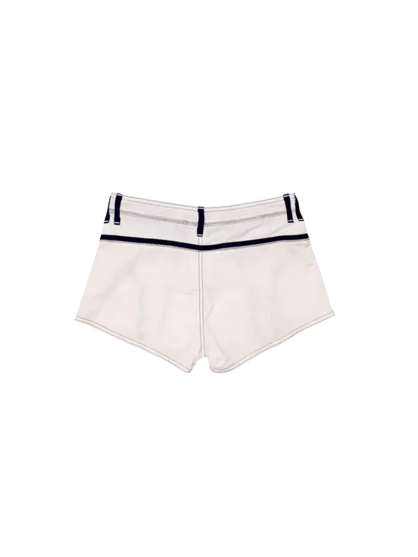/original/WHITENVYMINISKT_MADE_WHITEBLUE_3.png_convert-600x800