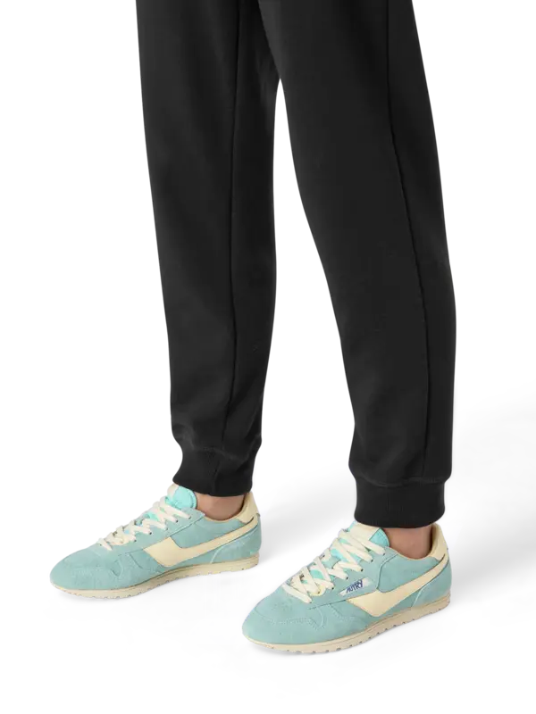 /original/WSLWUB32_AUTY_SuJasmin_2.png_convert-600x800