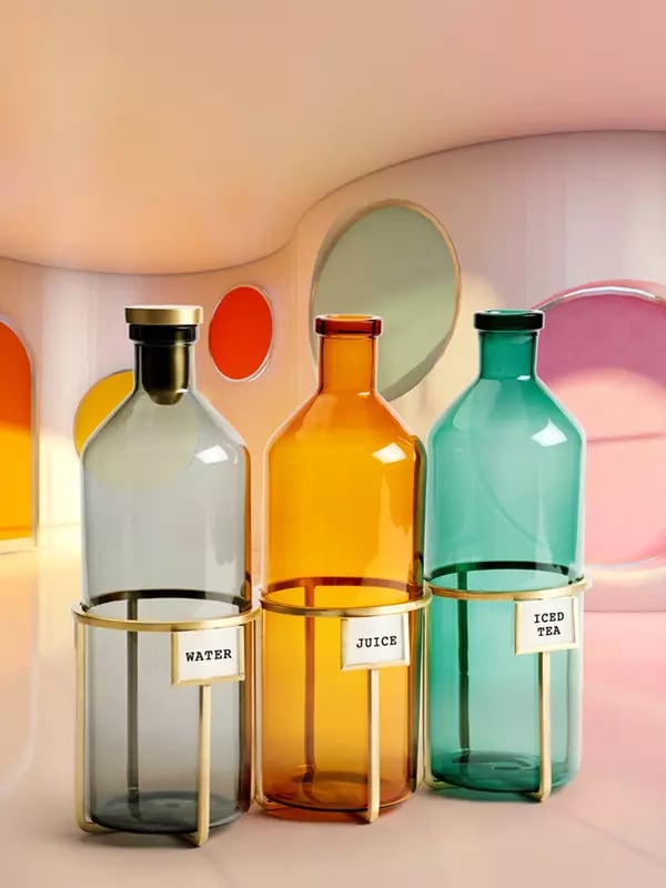 مجموعة زجاجات مياه زجاجية من 3 قطع مع حامل من تشكيلة أكسيسوريز آند كو