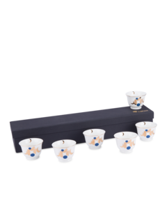 أكواب قهوة بتصميم قمر