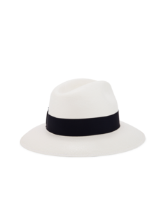 قبعات بنما كبيرة مصنوعة من ألياف القش الرفيعة