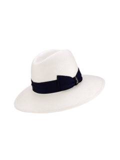 قبعة كلاوديت بنما بحافة عريضة رفيعة