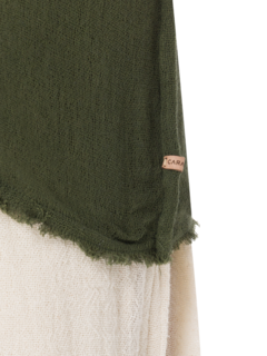 قميص زول خفيف بدون أكمام وبرقبة على شكل حرف V