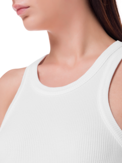 بلوزة بيلي بدون أكمام برقبة واسعة