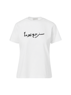 تيشيرت بقصة عادية بطبعة عبارة "Some Day We Should Return"