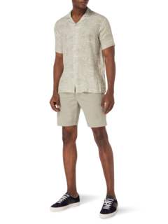 قميص مارس مزين بطبعة