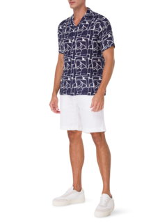 قميص مارس مزين بطبعة