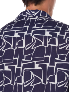 قميص مارس مزين بطبعة