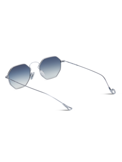 /original/Claire_EPYP_BlueGradie_3.png_convert-240x320