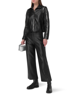 فستان قصير بقصة درابيه وبدون أكمام وبفتحة صغيرة