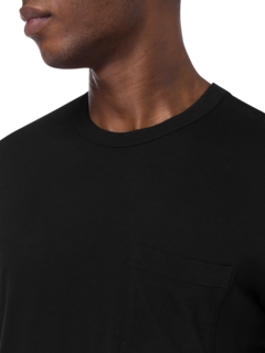 تيشيرت بجيب وأكمام قصيرة