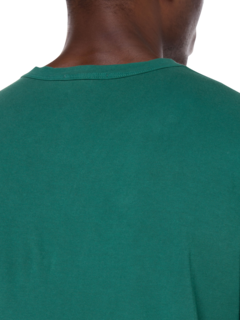 تيشيرت بجيب وأكمام قصيرة