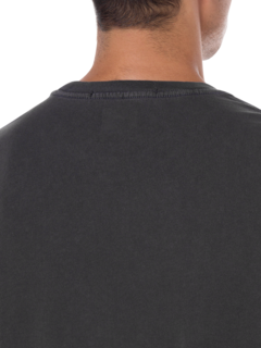 تيشيرت تور بيجي SS بلون أسود باهت