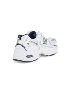 حذاء سنيكرز برقبة منخفضة 530