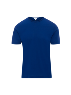 تيشيرت كلاسيكي بفتحة رقبة مستديرة